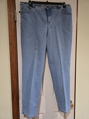 Gloria Vanderbilt Light Blue Straight Leg Jeans